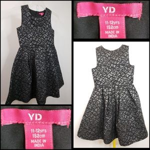 YD girls sleeveless black dress size 11-12 yrs old